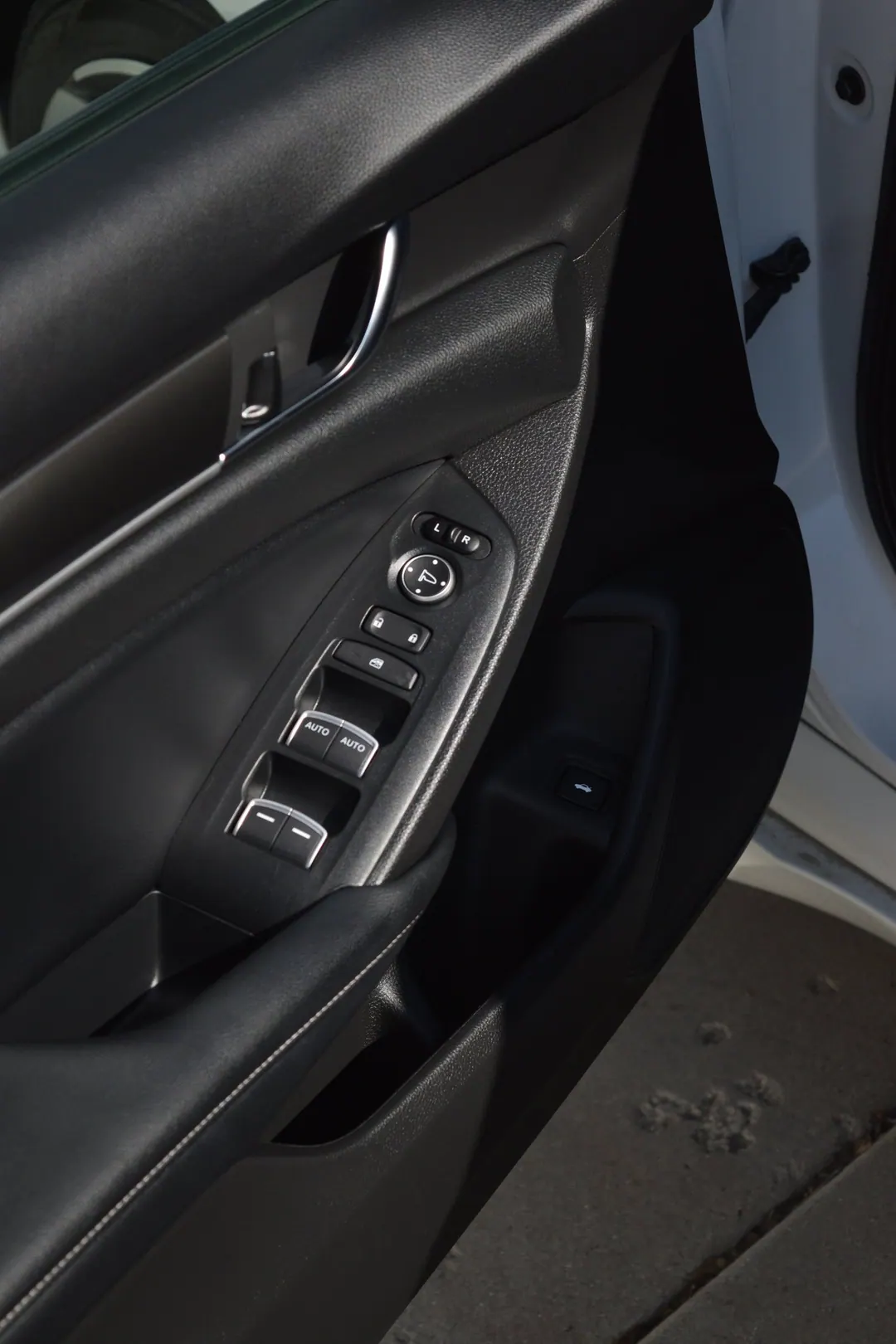 2018 Honda Accord interior complete detail, photo 2