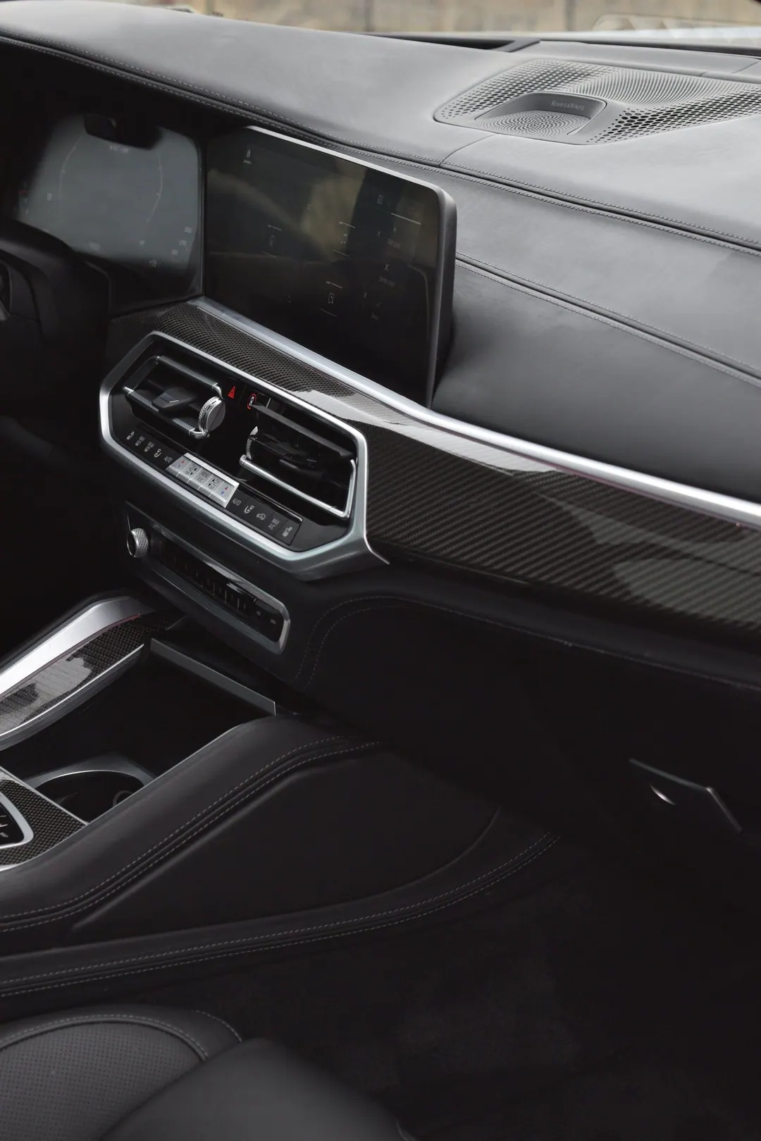 2023 BMW XM6 interior elite detail, photo 3