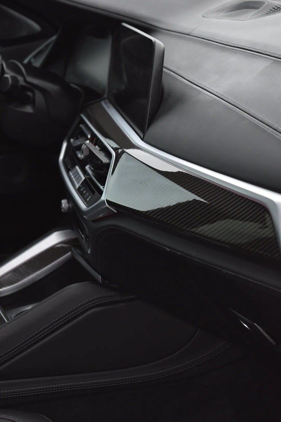 2023 BMW XM6 interior elite detail, photo 8