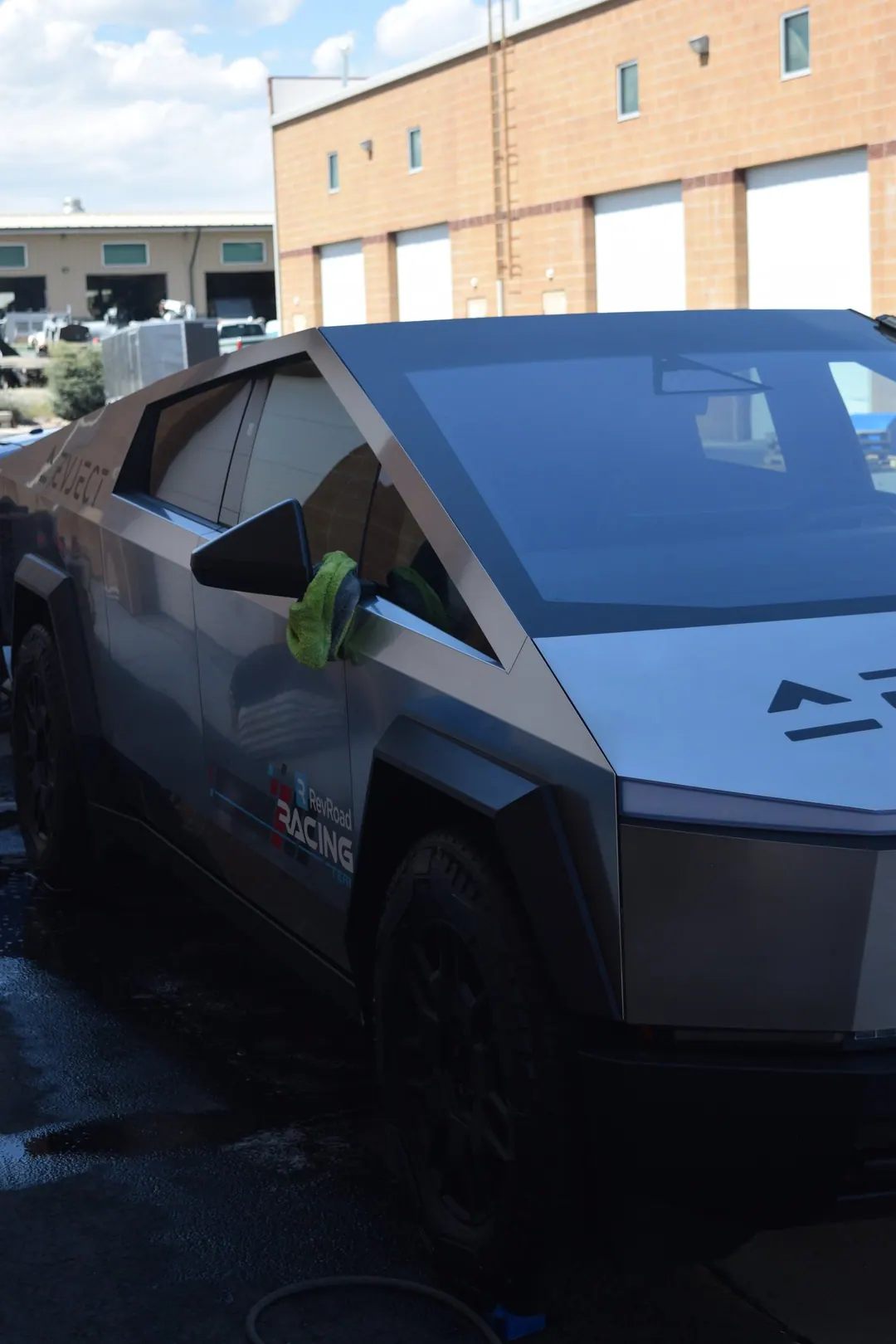 2024 Tesla Cybertruck exterior complete detail, photo 28