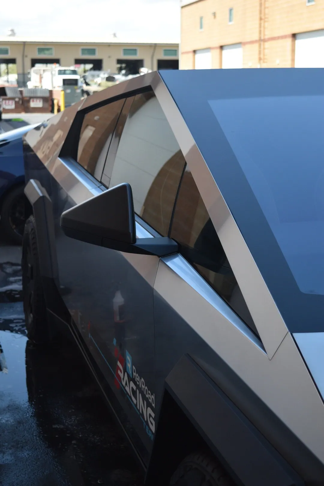 2024 Tesla Cybertruck exterior complete detail, photo 31