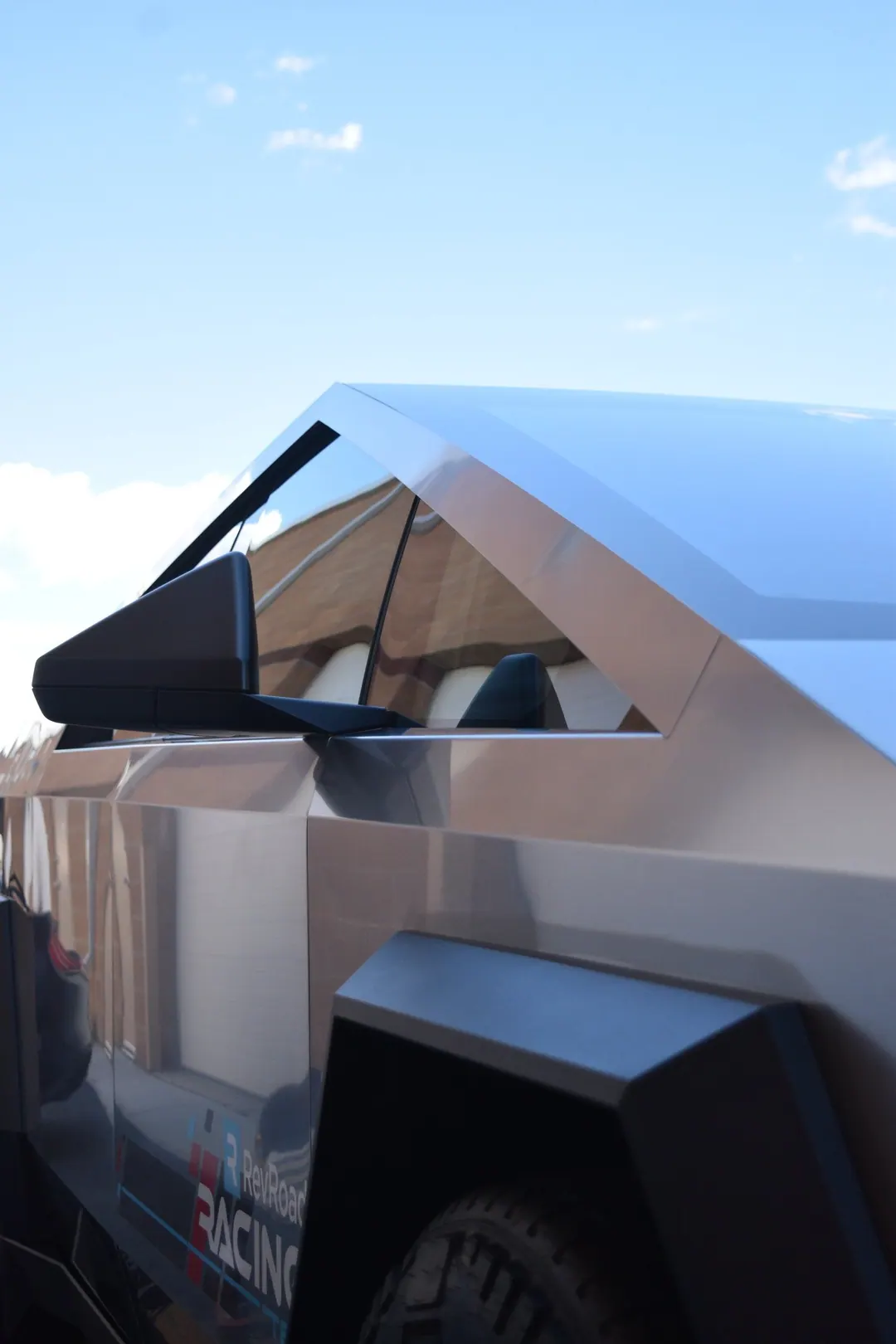 2024 Tesla Cybertruck exterior complete detail, photo 19
