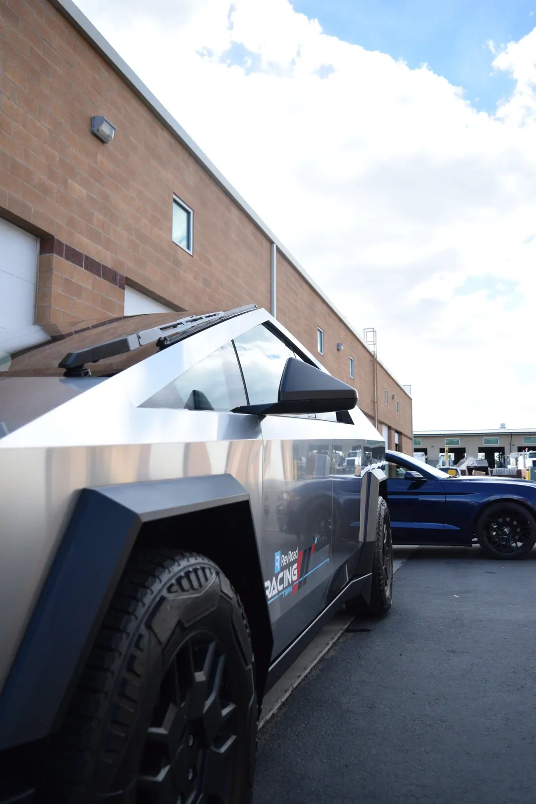 2024 Tesla Cybertruck exterior complete detail, photo 11