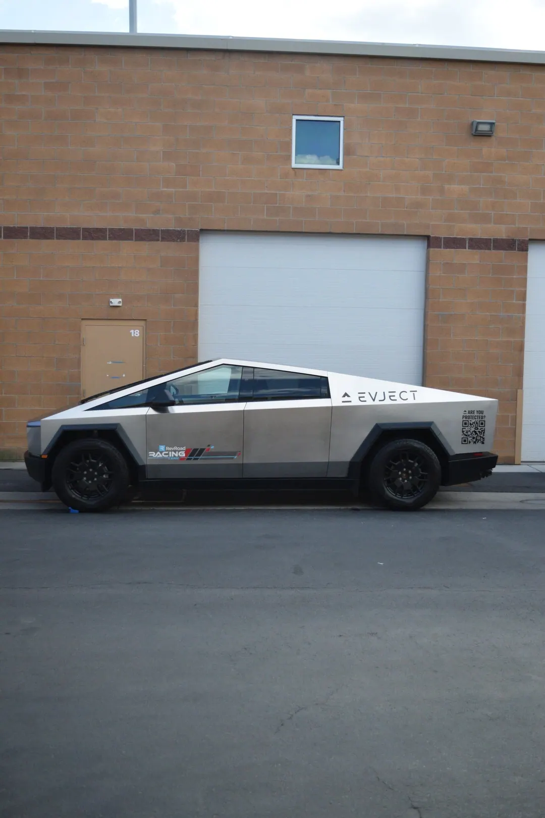 2024 Tesla Cybertruck exterior complete detail, photo 1