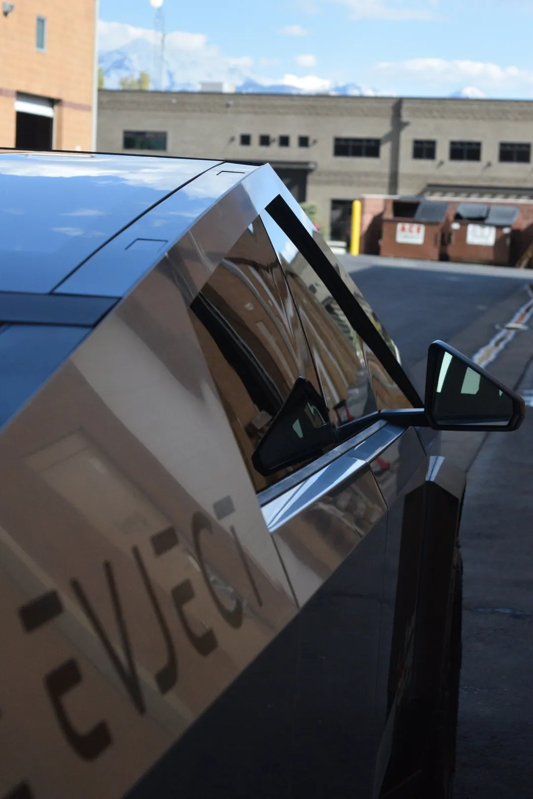 2024 Tesla Cybertruck exterior complete detail, photo 2