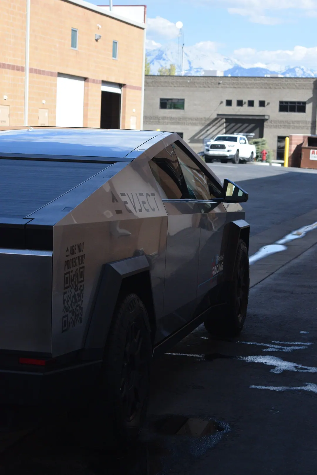 2024 Tesla Cybertruck exterior complete detail, photo 4